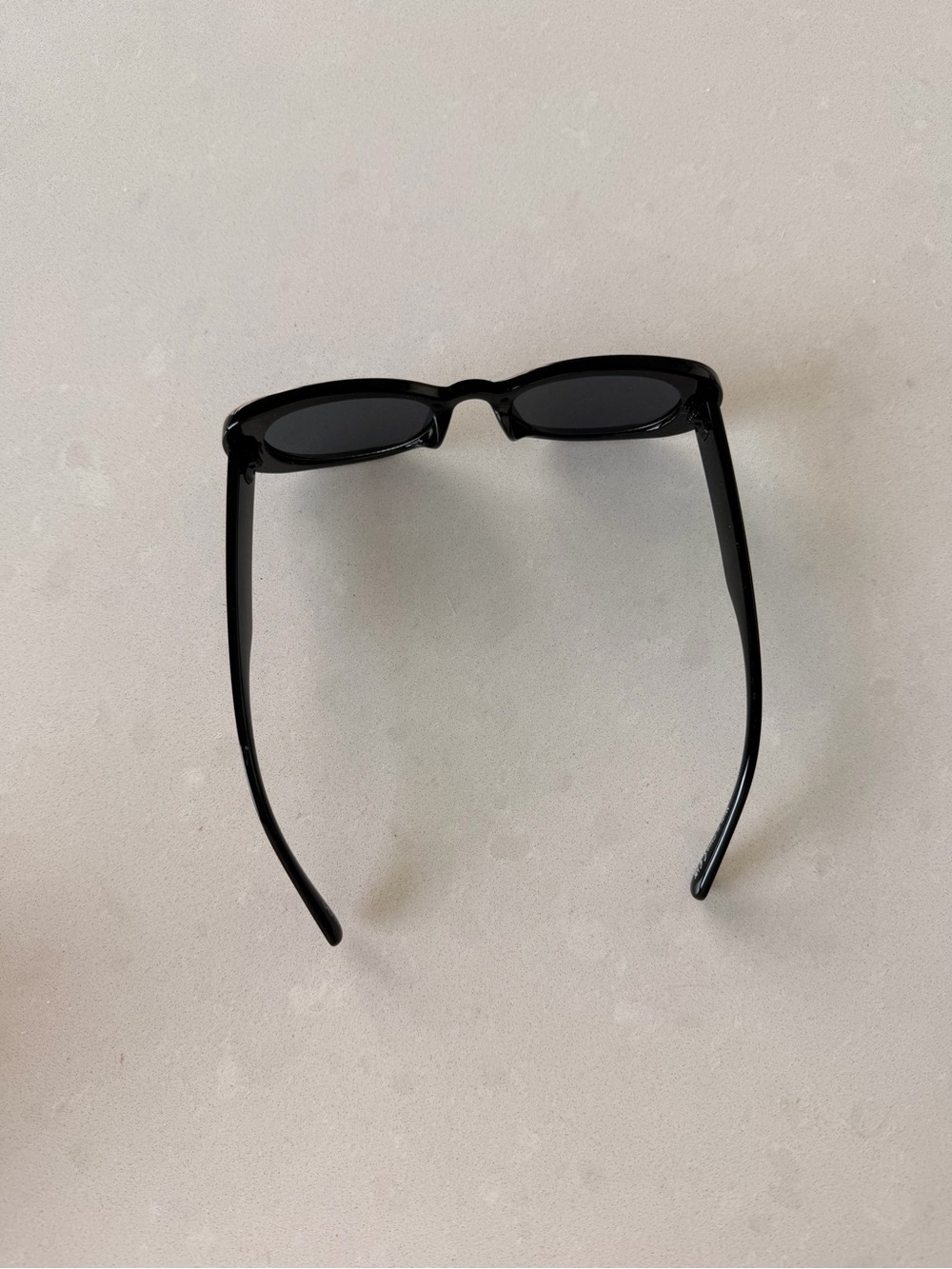 Black Oval Women's Sunglasses - Picture 3 of 4